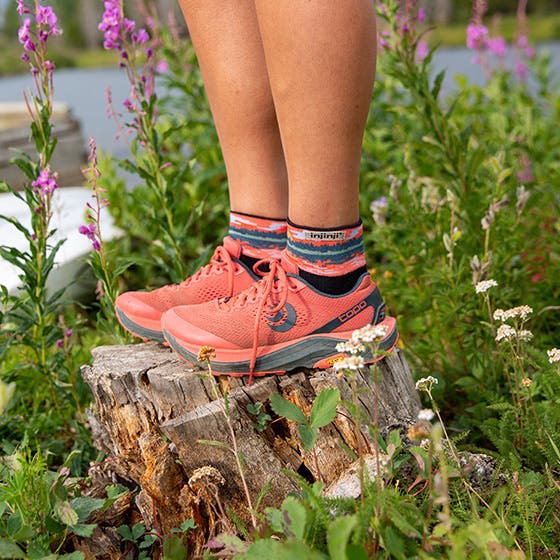 Injinji Artist Designed Women's Trail Midweight Mini-Crew Running Socks